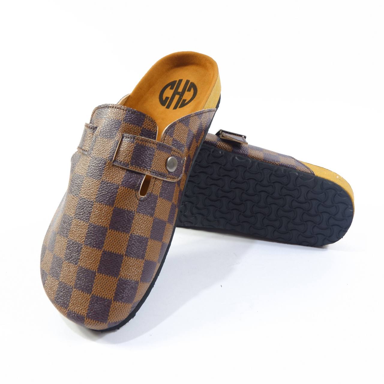 CHECKERBOARD CLOG IN TOBACCO BROWN