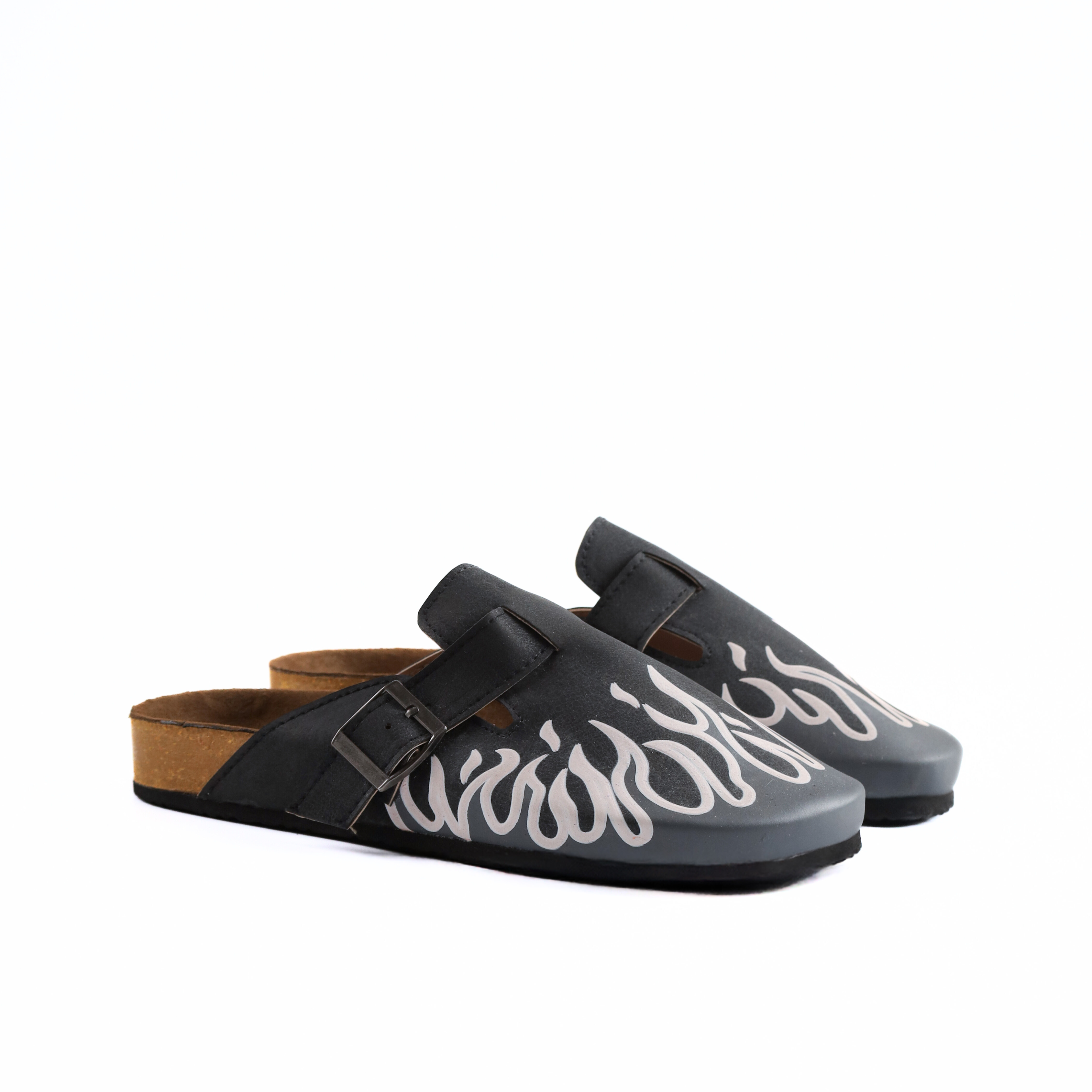 FLAMING SMOKED CLOG IN CHARCOAL BLACK