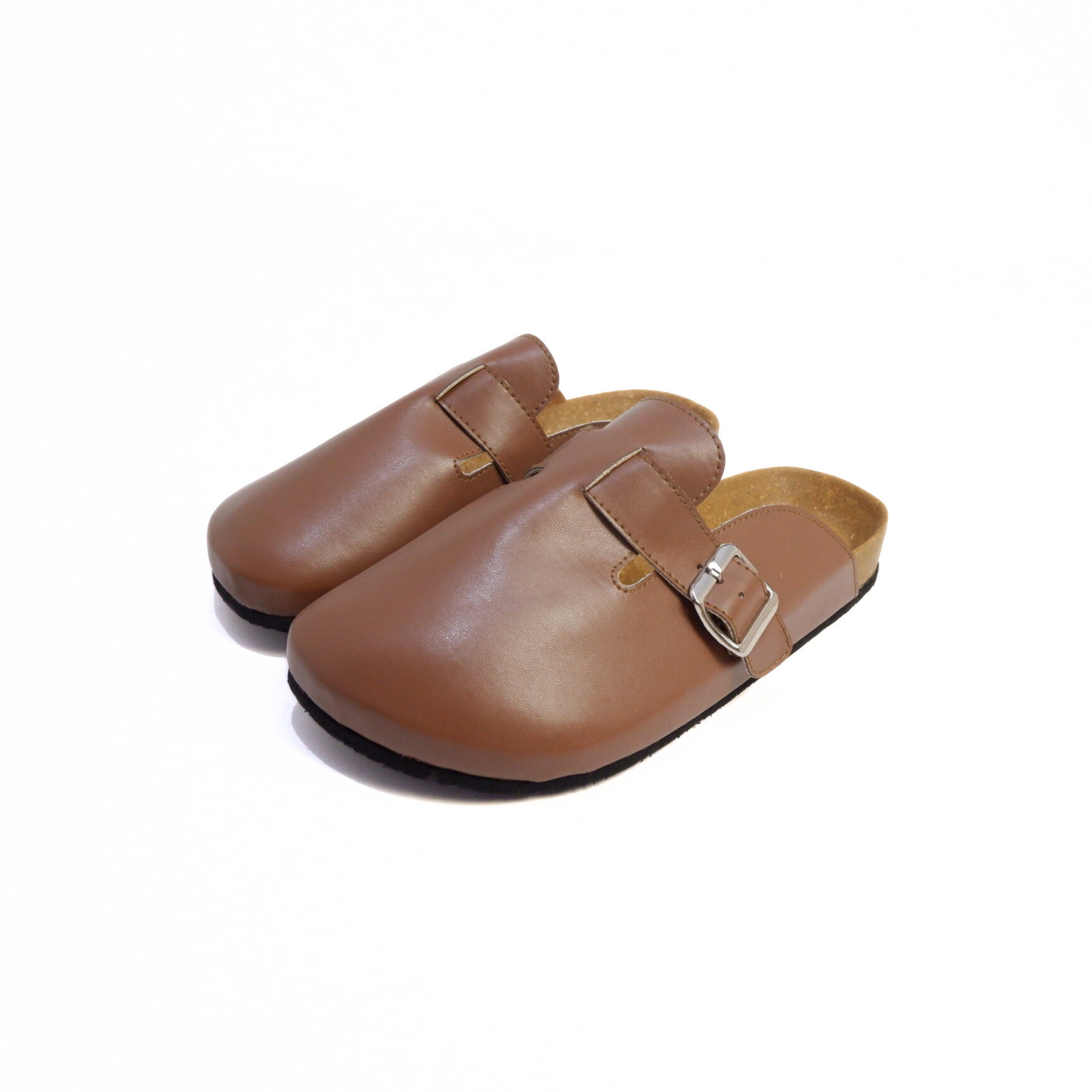 OILED LEATHER CLOG IN CHESTNUT BROWN