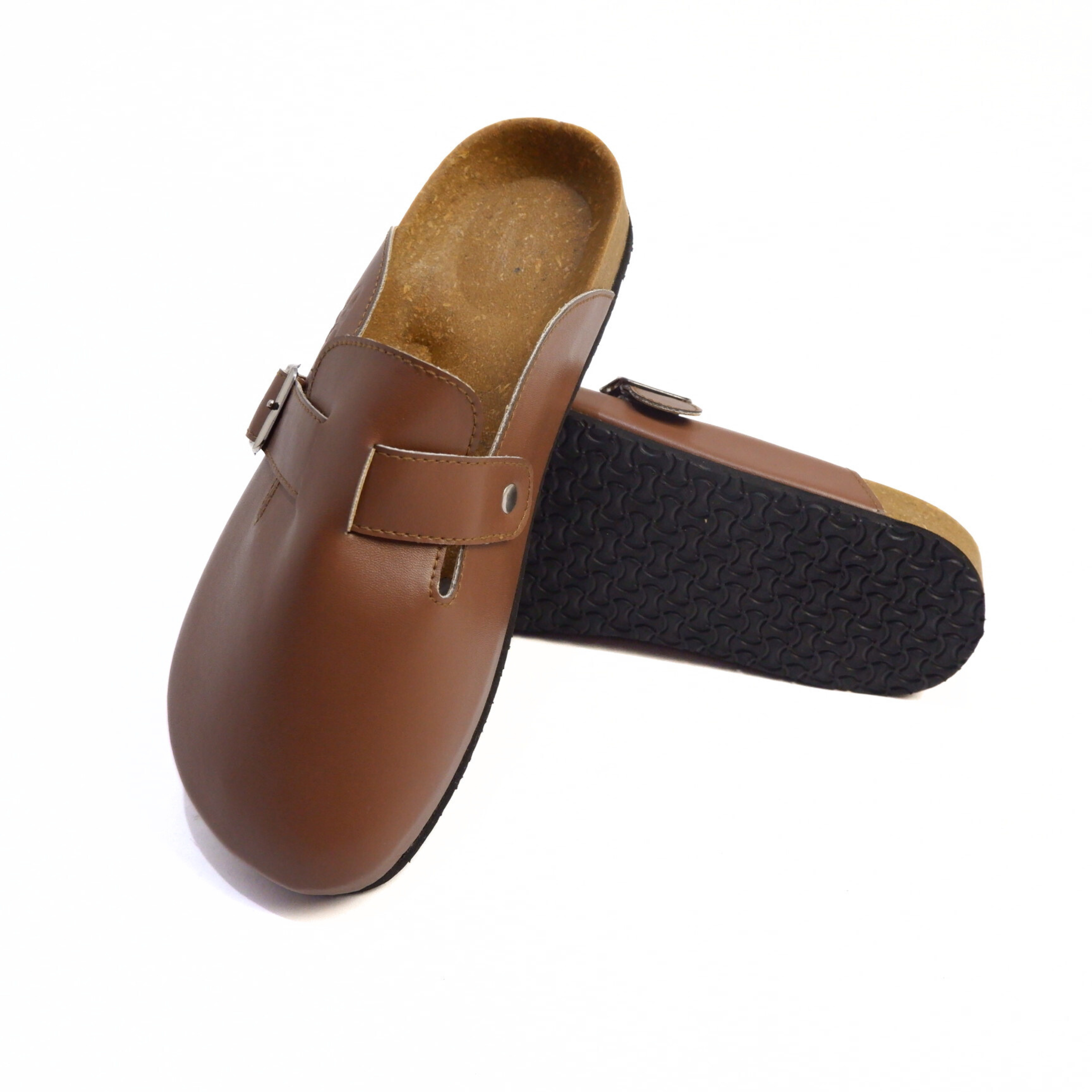 OILED LEATHER CLOG IN CHESTNUT BROWN