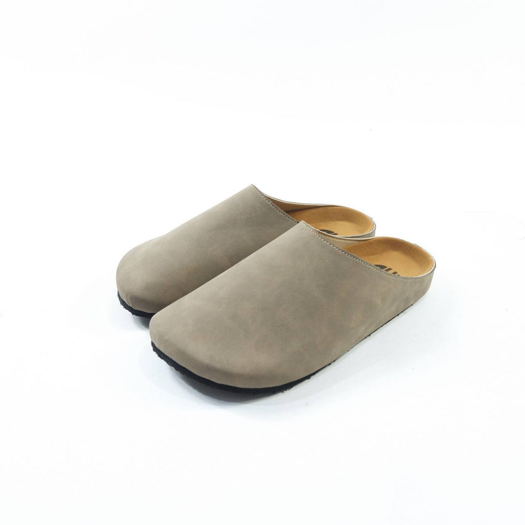 CLASSIC MULES IN TAUPE GREY