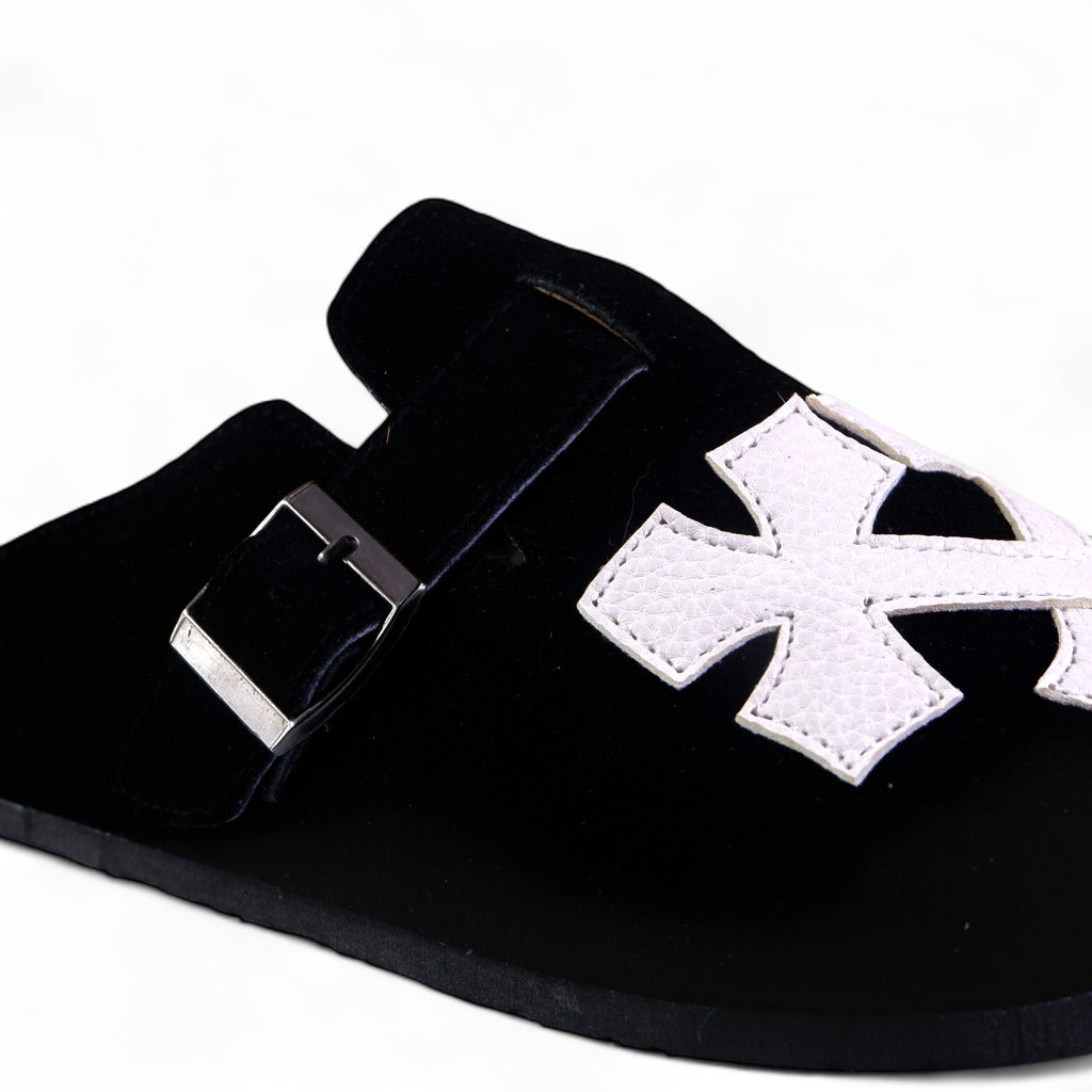 CRIXCRUX CLOG IN SPACE BLACK