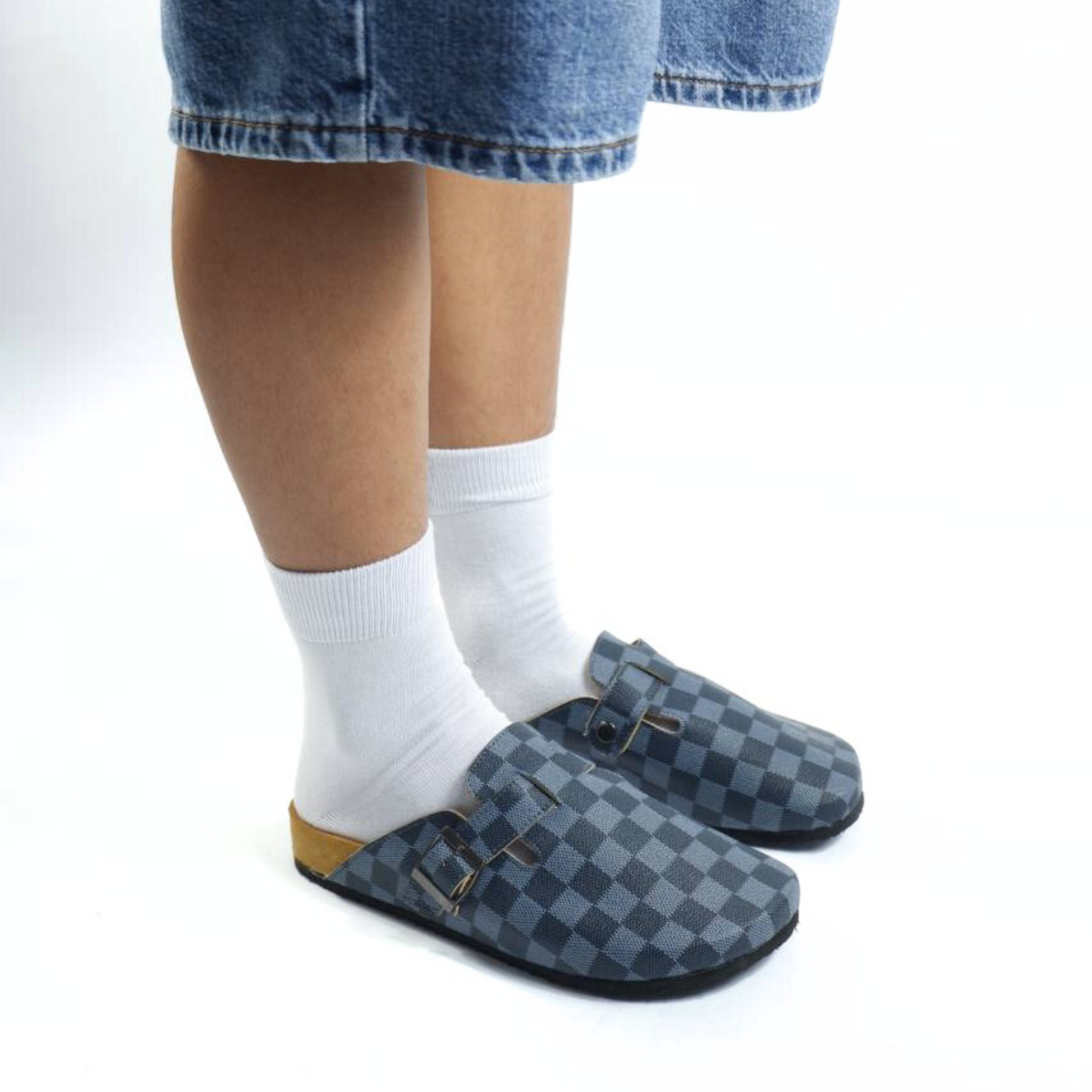 CHECKERBOARD CLOG IN NAVY BLUE